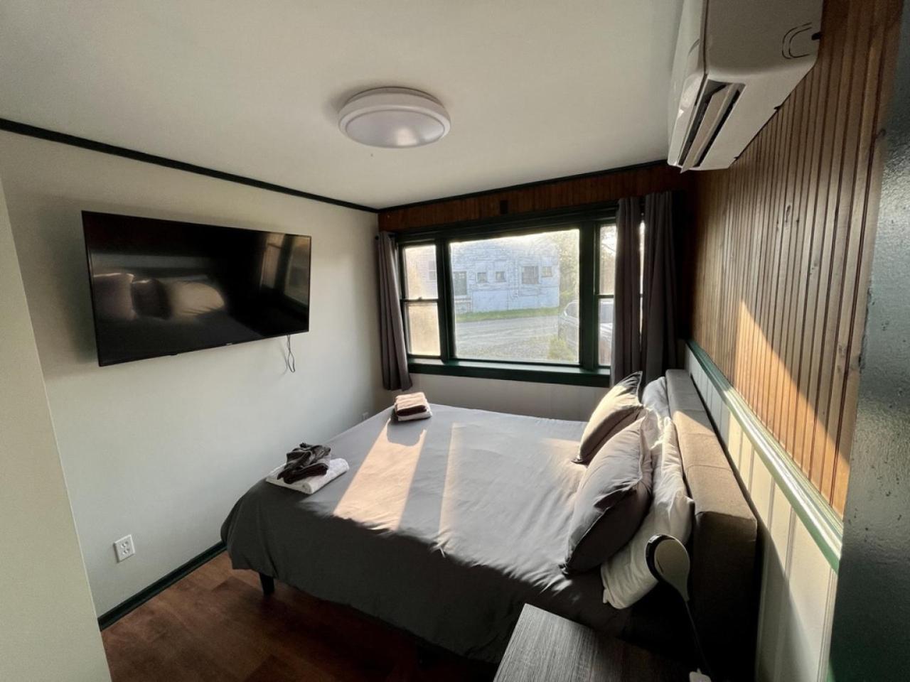 2 Bed Berkshire Getaway Minutes To Jiminy Peak Ski แฮนค็อค ภายนอก รูปภาพ