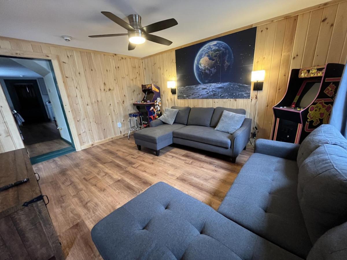 2 Bed Berkshire Getaway Minutes To Jiminy Peak Ski แฮนค็อค ภายนอก รูปภาพ