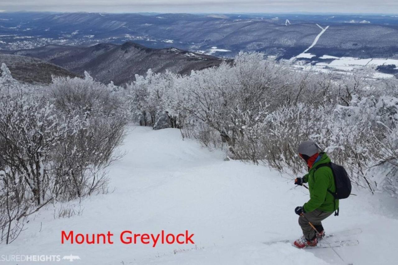 2 Bed Berkshire Getaway Minutes To Jiminy Peak Ski แฮนค็อค ภายนอก รูปภาพ