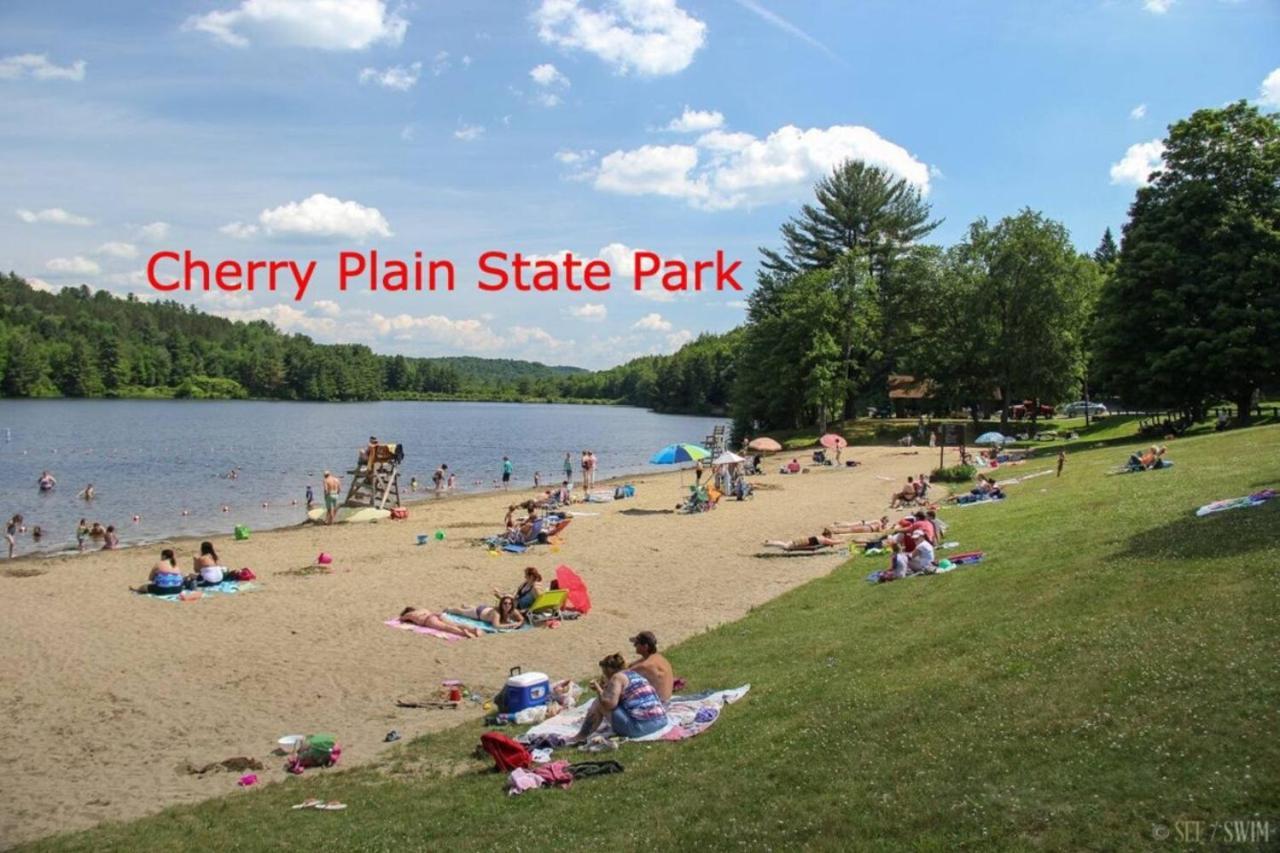 2 Bed Berkshire Getaway Minutes To Jiminy Peak Ski แฮนค็อค ภายนอก รูปภาพ